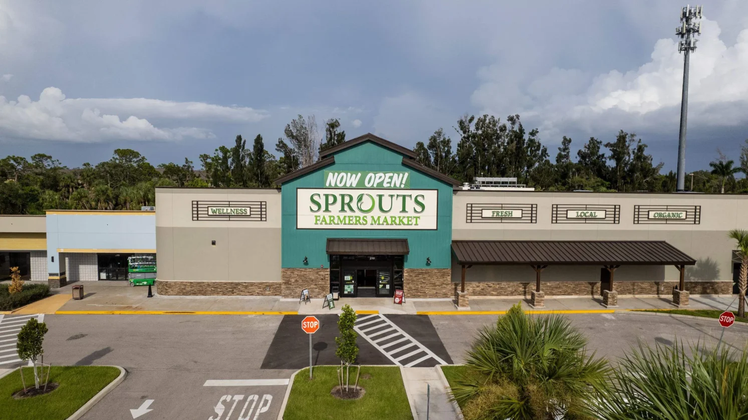 Sprouts in Fort Myers by Select Development Group, a premier commercial contractor
